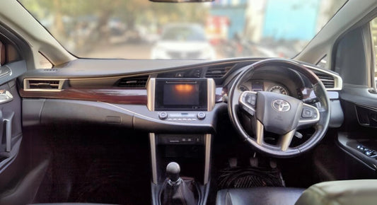 Toyota( Innova Crysta ) | Diesel