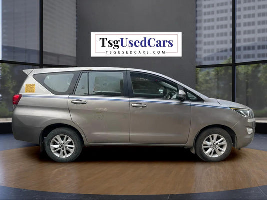 TOYOTA MOTORS INNOVA CRYSTA 2.4 G MT