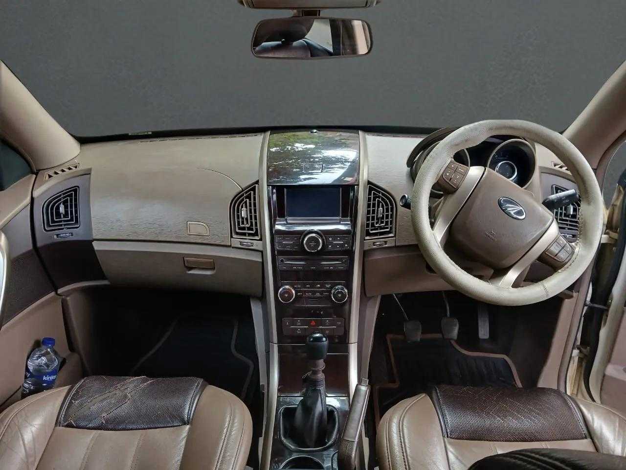 MAHINDRA XUV 500